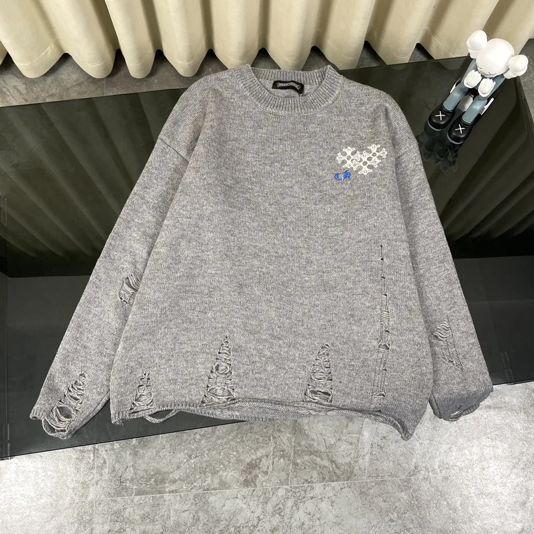 P240 Chrome Hearts CH Chrome Hearts Embroidered Disk Sanskrit Cross Hole Knitted Sweater Pullover. It’s a very popular style. It’s the same style for men and women. It’s matched with black and white. It looks great in real life. It looks good on the upper body. It looks good in daily wear. It’s even better when taking photos. It’s hard not to buy it. Buy it for me!!! Believe me, no one can refuse such a machine-length Chrome Hearts jacket. The version has been expanded based on the old version. The upper body is loose and stylish, and the hem is expanded to a casual design. Fat people look extremely slim, thin people have limited height and high-end. Ten thousand yuan ZP printing, 1:1 perfect restoration, looks good when worn alone or stacked, can be easily controlled by both men and women. If you care more about quality, you must also respect the price. It is completely different from the thin see-through bottoms and junk products on the market that pill when worn. If the style makes you shine at a glance, then quality is what you should pay more attention to. Compared with price, we focus on quality. Customers who have received my products all know it. ️️️ Sweaters on the market are generally made of bract core yarn. We use modal. The advantages over core-spun yarn are very intuitive: high cost, high price, high density, relatively expensive for developers, and let us make a lot less money. In addition, it is delicate, has no scum on the upper body, resists pilling, and is high-end. We are conscientious sellers and do not use core-spun yarn. Apart from being cheap, core-spun yarn is really useless. It shrinks, pills, hooks, and makes people pierced. He is proficient in everything. It is 2024. Who doesn’t want to look decent when they go out? Quality determines the upper body effect. No matter how bad the quality, the best style is still the temperament of the urban-rural fringe. We only do long-term business. Quality determines character. Take it back and wear it with confidence and wash it. The quality of the pattern will definitely make your eyes shine. We only make the right version of high quality. We make high-end hard goods. Reject junk goods and reject fast food. Conscientious quality and conscientious price. You deserve it!  Color: Black Beige Gray Size: S M L